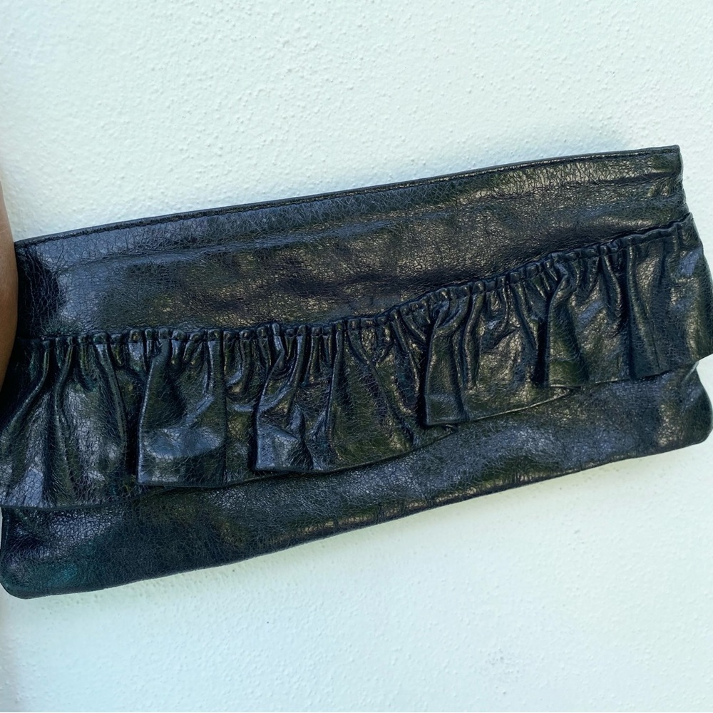 Y2K 100% Genuine Leather Black Ruffle Wristlet - Picture 2 of 6